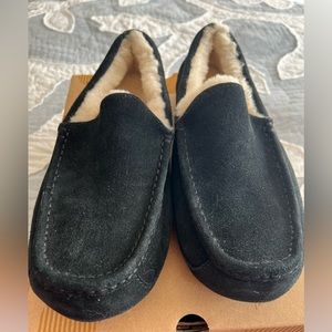 🔥 BNWOT UGG Men’s Loafers Size 10 Black Suede